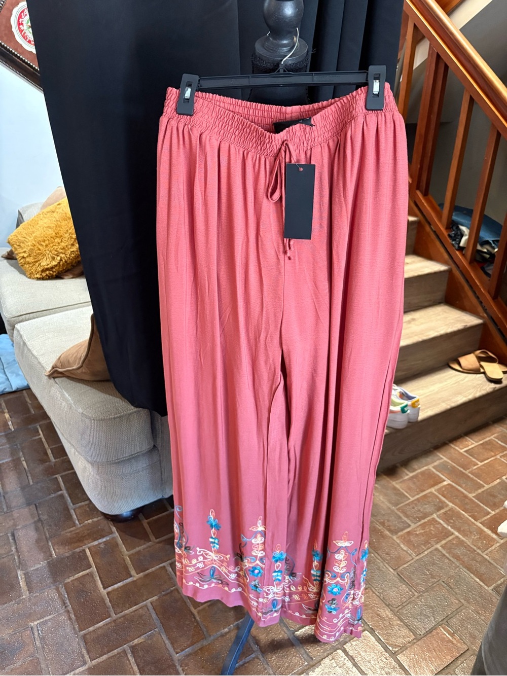 Wide-Leg Embroidered Hem Pull-On Pants in Rose